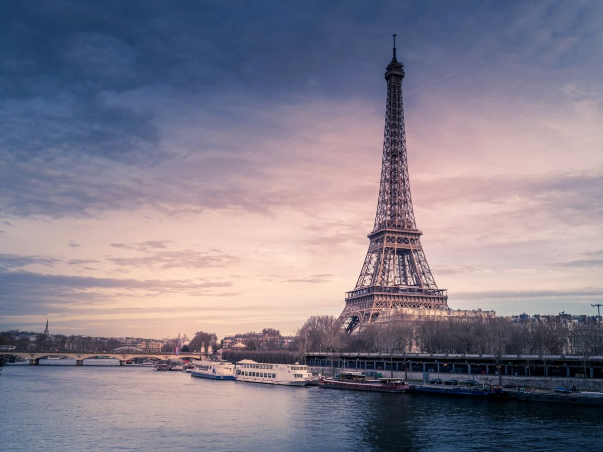 Paris - Where to stay in Paris and cheap flights